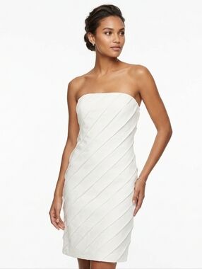 LUCY PARIS & CO white cascade strapless dress Size Small-
